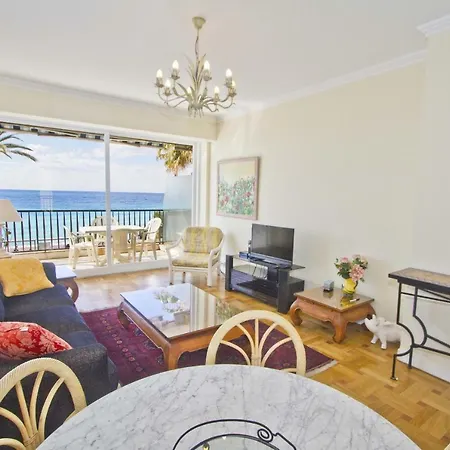 Promenade - Cariatide Promenade Sea View